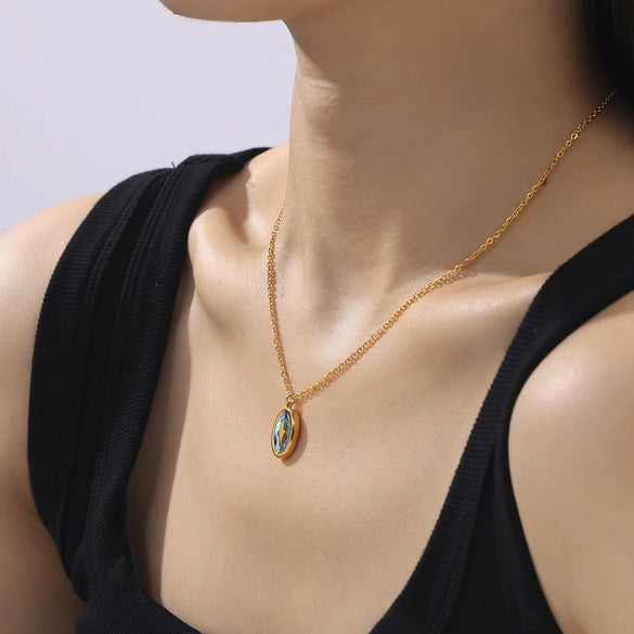 Wholesale Jewelry Fashion Geometric Oval Real Shell Pendant Titanium Steel Goldplated Necklace For Women