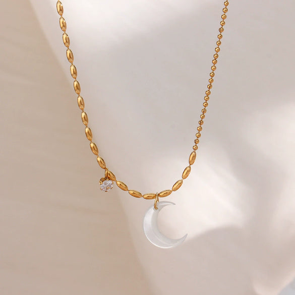 Wholesale Jewelry Fashion Geometric Stainless Steel Asymmetrical Rice Beads Shell Crescent Necklace With Electroplating Treatment For Women