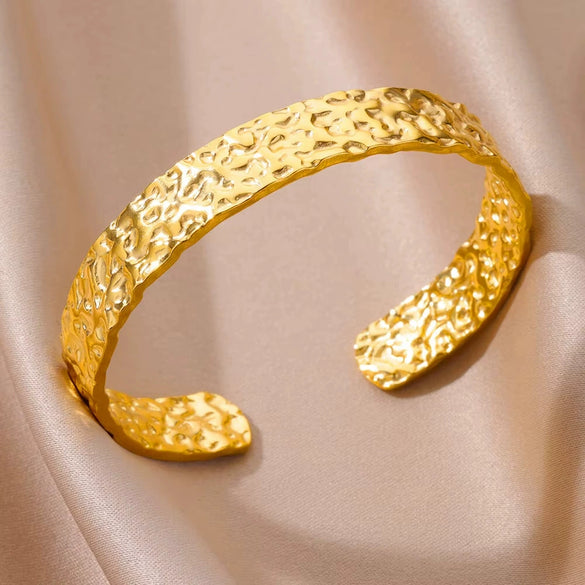 Wholesale Jewelry French Retro Niche Design Stainless Steel Opening Bracelet For Women With Electroplating And Geometric Style