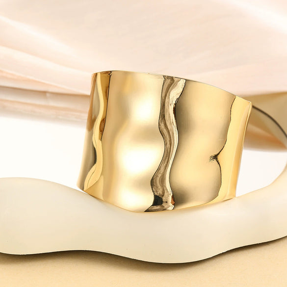 Wholesale Jewelry Geometric Alloy Electroplated Chunky Asymmetrical Spring Bracelet