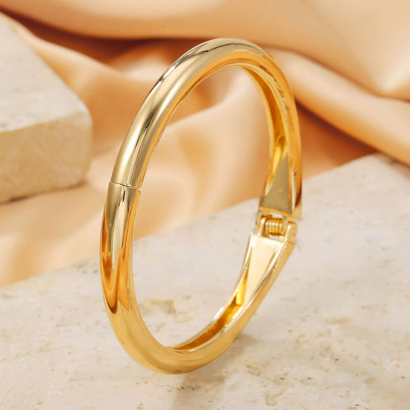 Wholesale Jewelry Geometric Alloy Electroplated Chunky Asymmetrical Spring Bracelet