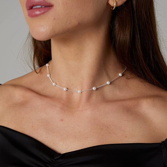 Wholesale Jewelry Geometric Copper Beaded Clavicle Necklace With Electroplating And Silver Plated Pendant