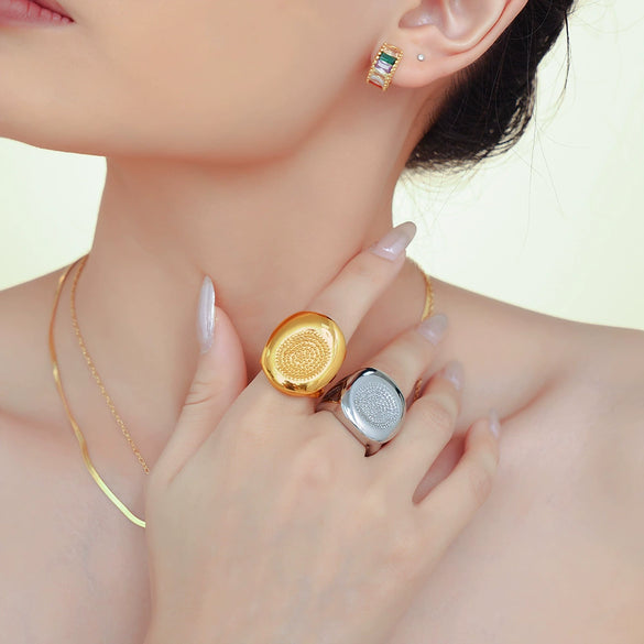 Wholesale Jewelry Geometric Palm Pattern Titanium Steel Pvd Goldplated Ring
