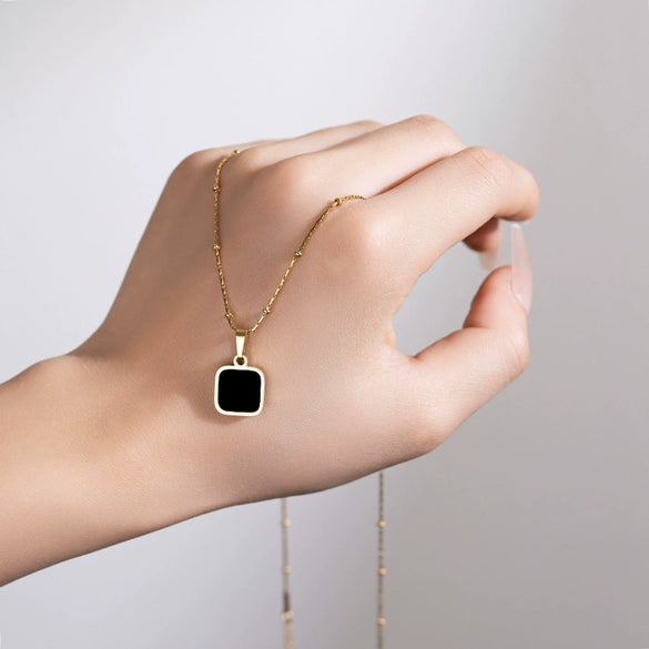 Wholesale Jewelry Geometric Square Titanium Steel Pendant Ochain Necklace For Women 18K Gold Plated
