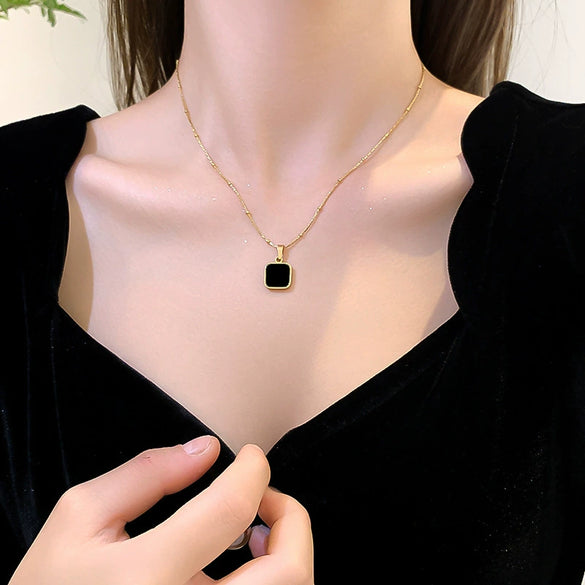 Wholesale Jewelry Geometric Square Titanium Steel Pendant Ochain Necklace For Women 18K Gold Plated