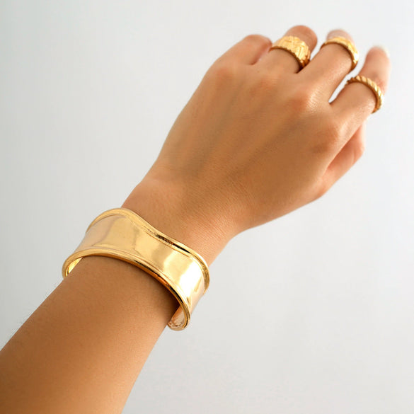 Wholesale Jewelry Hiphop Style Simple Gloss Irregular Alloy Geometric Vshaped Electroplated Bracelet For Women