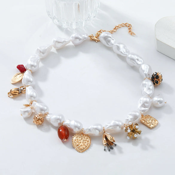 Wholesale Jewelry Imitation Pearl And Alloy Pendant Necklace With Heart Insect Leaves Geometric Pattern Electroplated
