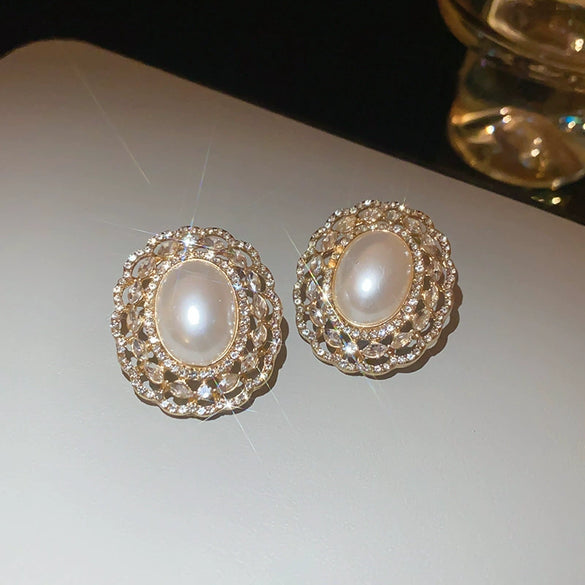 Wholesale Jewelry Imitation Pearls Multilayer Diamond Stud Earrings And Necklace Set Geometric Highend Style Clavicle Chain