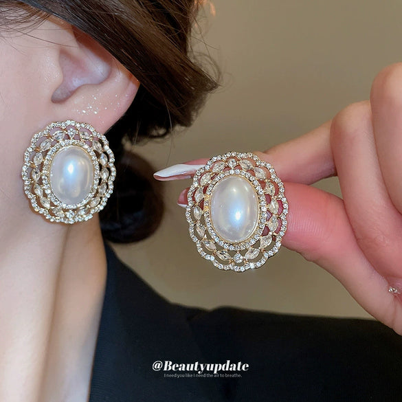 Wholesale Jewelry Imitation Pearls Multilayer Diamond Stud Earrings And Necklace Set Geometric Highend Style Clavicle Chain