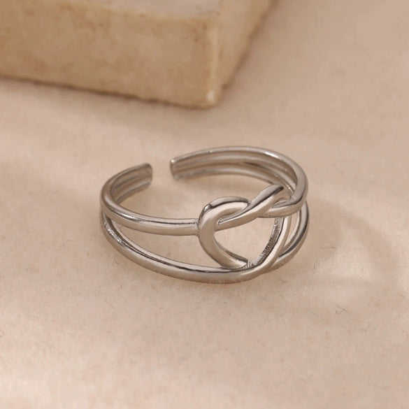 Wholesale Jewelry Light Luxury Electroplated Stainless Steel Heartshaped Ring For Women