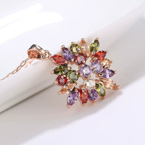 Wholesale Jewelry Light Luxury Style Flower Copper Alloy Pendant Necklace With Twist Chain And Electroplating