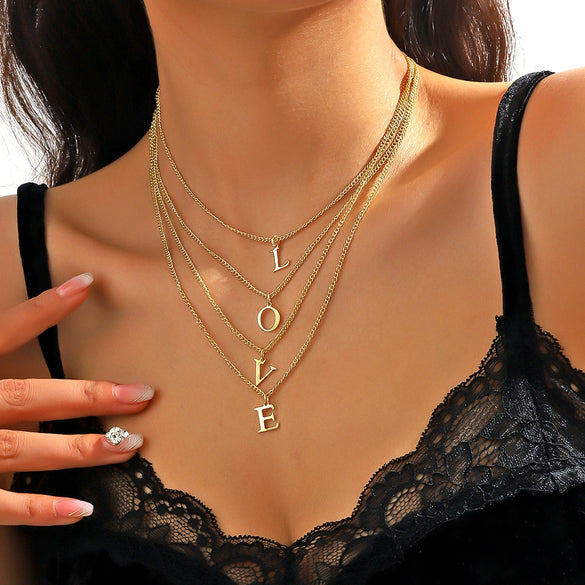 Wholesale Jewelry Love Pendant Necklace Zinc Alloy Snake Bone Chain Heart Pattern Electroplating For Women
