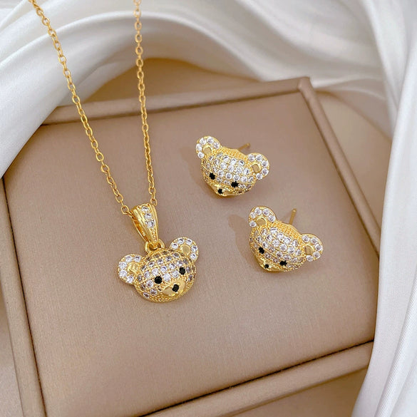 Wholesale Jewelry Minimalist Camellia Pattern Copper Pendant Stainless Steel Chain Electroplated Women's Necklace