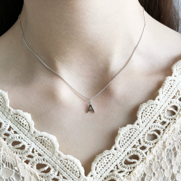 Wholesale Jewelry Minimalist 925 Sterling Silver English Letter Pendant Necklace Geometric Style