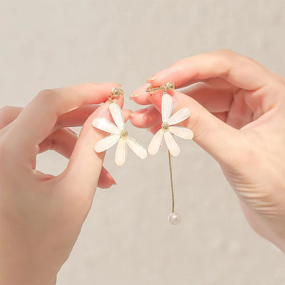 Wholesale Jewelry Modern Style Flower Alloy Asymmetrical Tassel Plating Drop Earrings