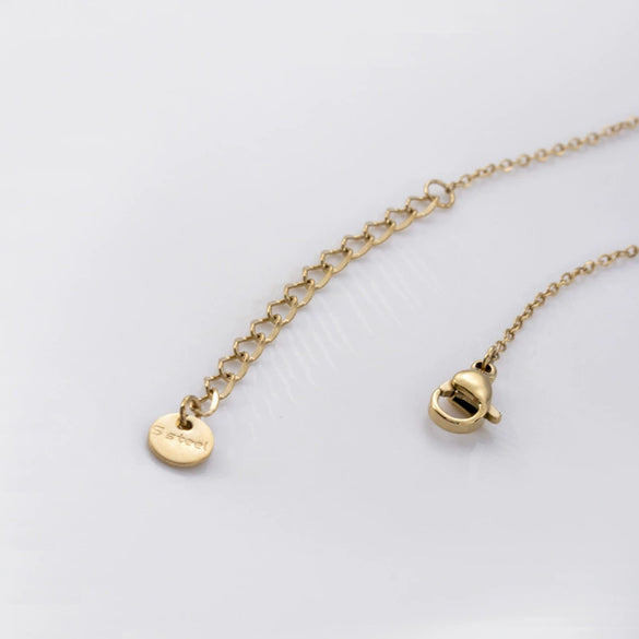 Wholesale Jewelry Niche Light Luxury Square Titanium Steel Necklace With Gold Plated Conventional Chain And Geometric Design