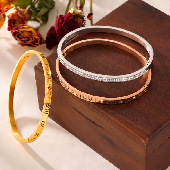Wholesale Jewelry Niche Simple 316L Stainless Steel Goldplated Bracelet With Carving And Geometric Roman Numerals Design