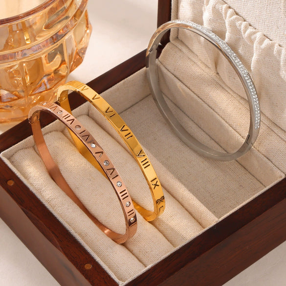 Wholesale Jewelry Niche Simple 316L Stainless Steel Goldplated Bracelet With Carving And Geometric Roman Numerals Design