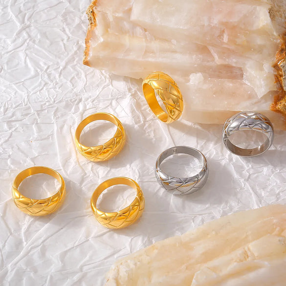 Wholesale Jewelry Queen Modern Style Simple Style Solid Color Titanium Steel 18K Gold Plated Plating Rings