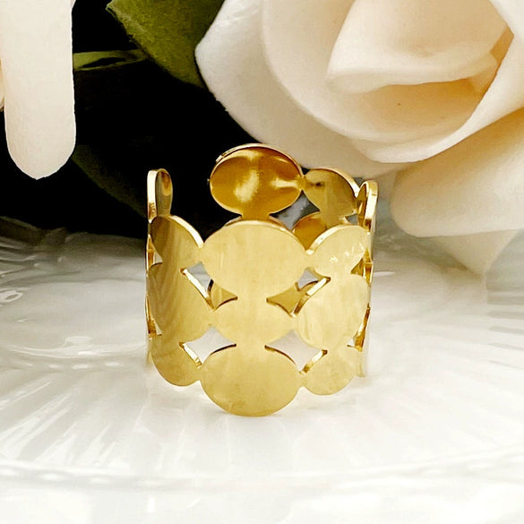 Wholesale Jewelry Retro Elegant Hollow Geometric Round Goldplated Stainless Steel Ring