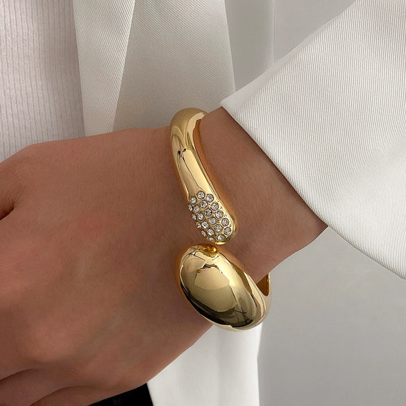 Wholesale Jewelry Retro Exaggerated Irregular Pleated Alloy Bracelet With Electroplating