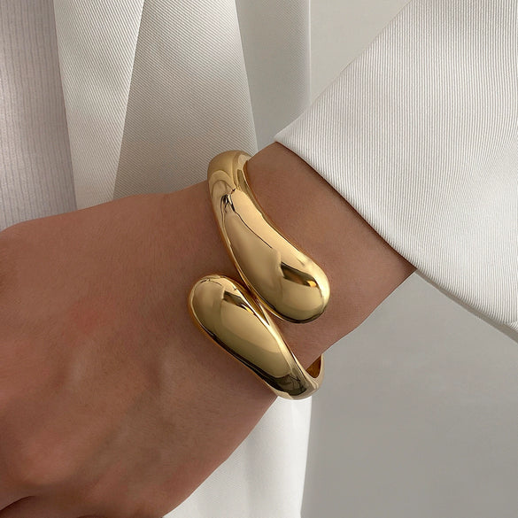 Wholesale Jewelry Retro Exaggerated Irregular Pleated Alloy Bracelet With Electroplating