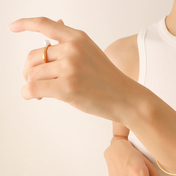 Wholesale Jewelry Retro Fashion Imitation Pearl Opening Ring Titanium Steel Gold Plated Geometric Women's Ring