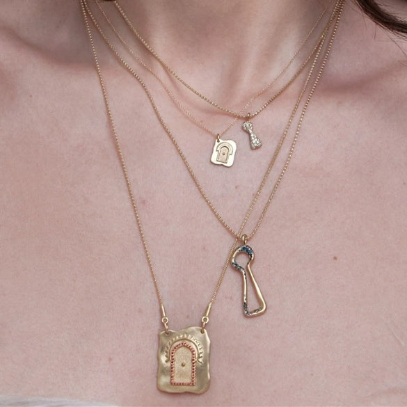 Wholesale Jewelry Retro Geometric Copper Goldplated Tarot Butterfly Pendant Necklace