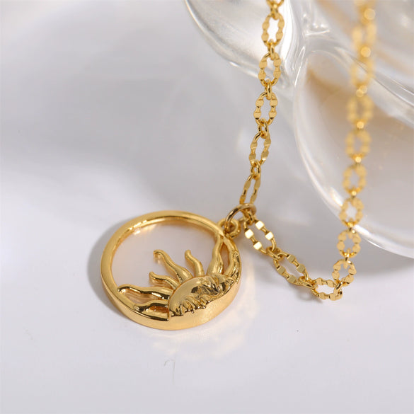 Wholesale Jewelry Retro Natural Style Round Sea Shell Copper Electroplated Ochain Pendant Necklace