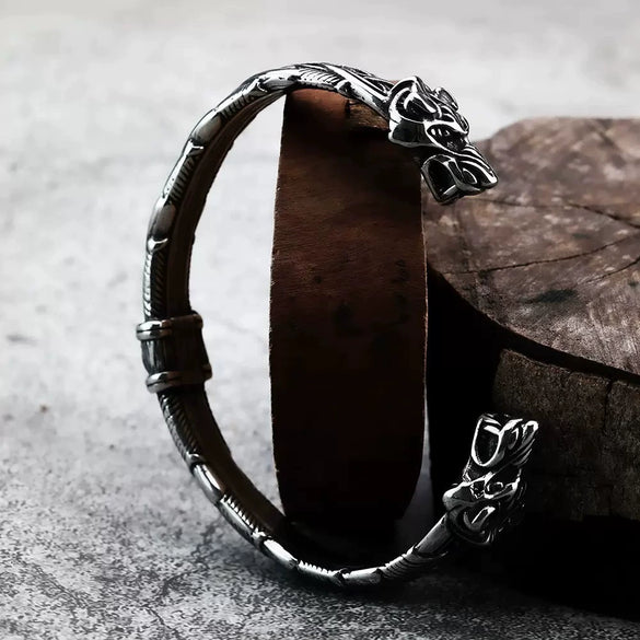 Wholesale Jewelry Retro Pirate Style Double Wolf Head Cshaped Stainless Steel Polish Bracelet