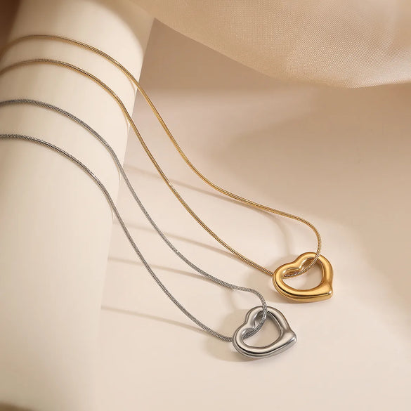 Wholesale Jewelry Retro Simple Style Commute Heart Shape 304 Stainless Steel Hollow Out