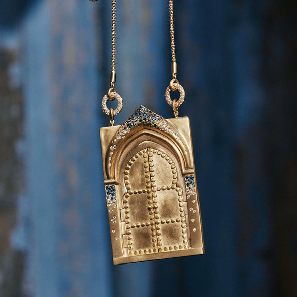 Wholesale Jewelry Retro Style Geometric Copper Goldplated Tarot Card Opening And Closing Butterfly Rebirth Door Pendant Necklace