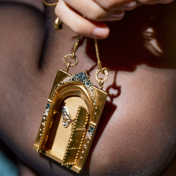 Wholesale Jewelry Retro Style Geometric Copper Goldplated Tarot Card Opening And Closing Butterfly Rebirth Door Pendant Necklace