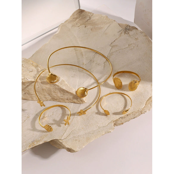 Wholesale Jewelry Retro Style Stainless Steel Scallop Opening Bracelet With Electroplating