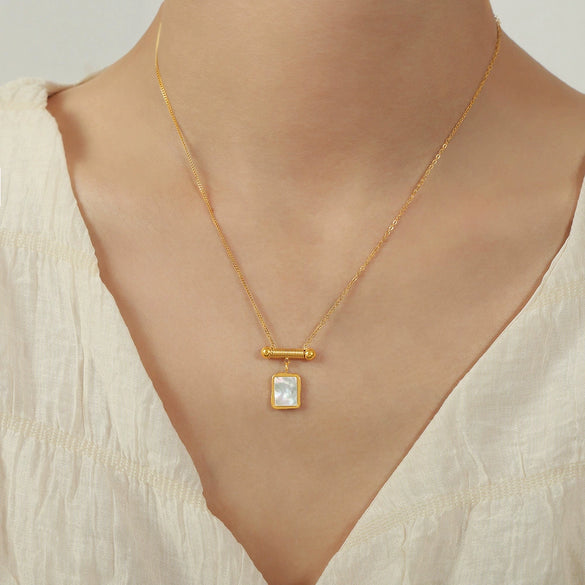 Wholesale Jewelry Retro Style 316L Stainless Steel 18K Gold Plated Geometric White Shell Pendant Necklace