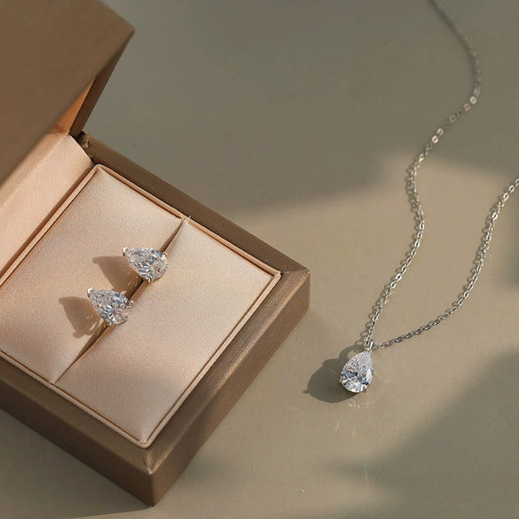 Wholesale Jewelry S925 Sterling Silver Necklace Light Luxury Geometric Zircon Electroplated Dropshaped Pendant Necklace For Women