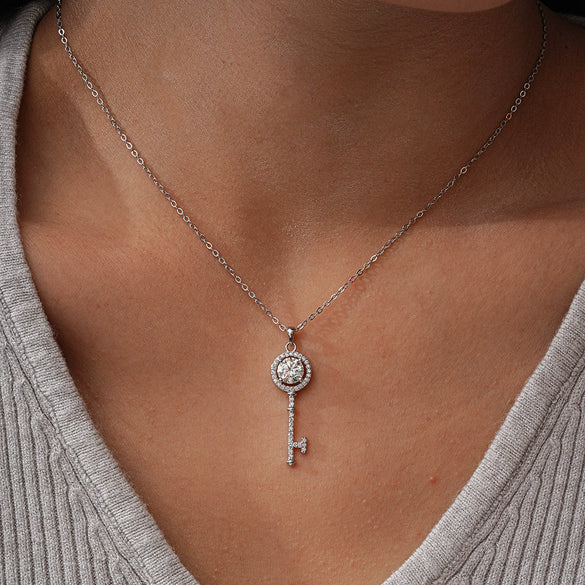 Wholesale Jewelry Silver Moissanite Key Pendant Necklace With Geometric Pattern