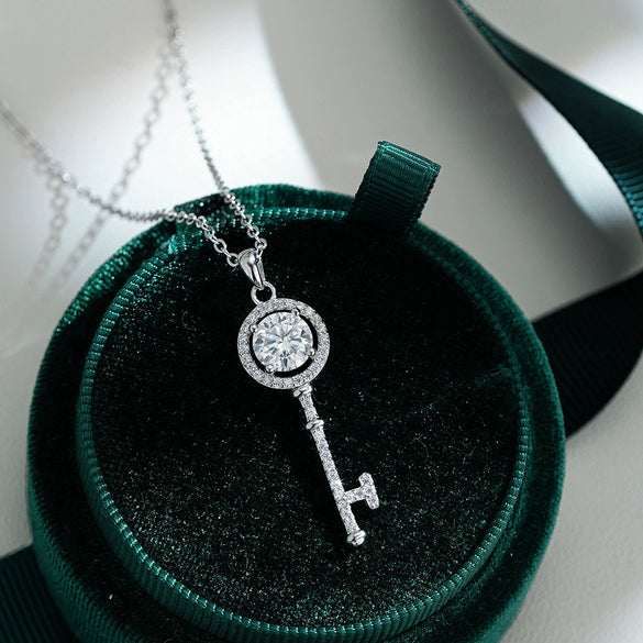 Wholesale Jewelry Silver Moissanite Key Pendant Necklace With Geometric Pattern