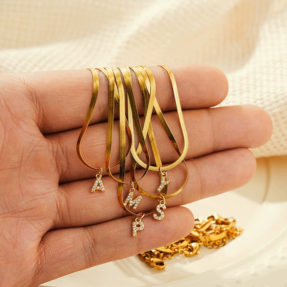 Wholesale Jewelry Simple Allmatch Copper Oshaped Chain Necklace With Letter Pattern 18K Gold Plated