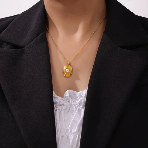Wholesale Jewelry Simple Multilayer Threedimensional Square 316L Stainless Steel Pendant Necklace With Bead Inlay And Geometric Pattern Electroplated