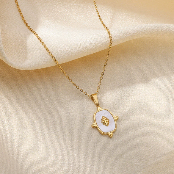 Wholesale Jewelry Simple Square Stainless Steel And Copper Heart Shaped Pendant Necklace For Women With Electroplating