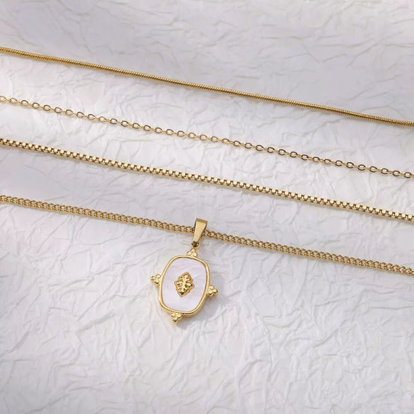 Wholesale Jewelry Simple Square Stainless Steel And Copper Heart Shaped Pendant Necklace For Women With Electroplating