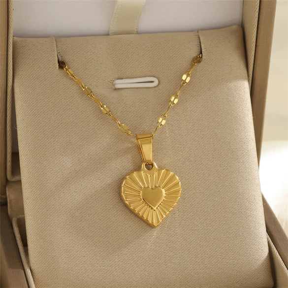 Wholesale Jewelry Simple Style Classic Style Sun Heart Shape Bow Knot 201 Stainless Steel 304 Stainless Steel Rhinestones Shell Zircon 18K Gold Plated Inlay Pendant Necklace