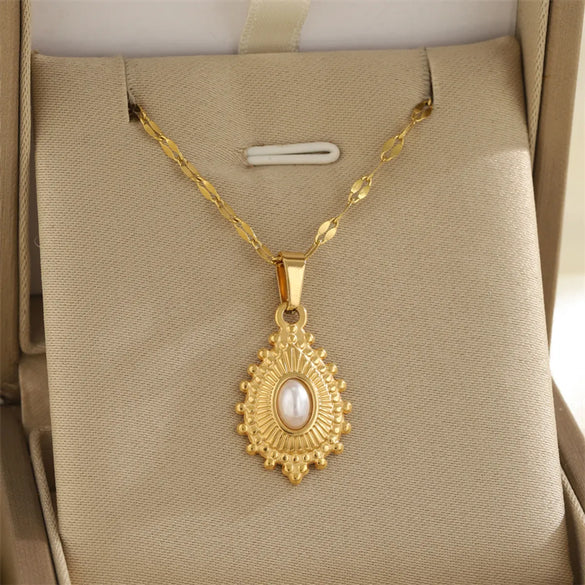 Wholesale Jewelry Simple Style Classic Style Water Droplets Heart Shape Bow Knot 201 Stainless Steel 304 Stainless Steel Rhinestones Shell Zircon 18K Gold Plated Hollow Out Inlay Pendant Necklace