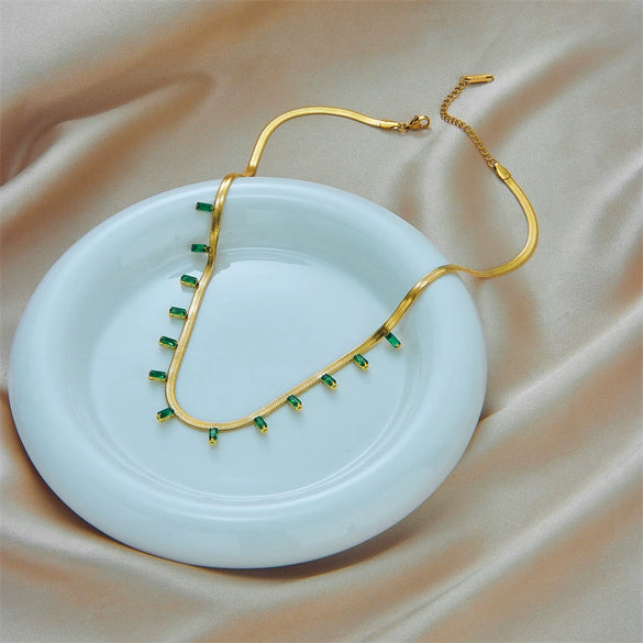 Wholesale Jewelry Simple Titanium Steel Geometric Snake Bone Chain Necklace With Green Diamond