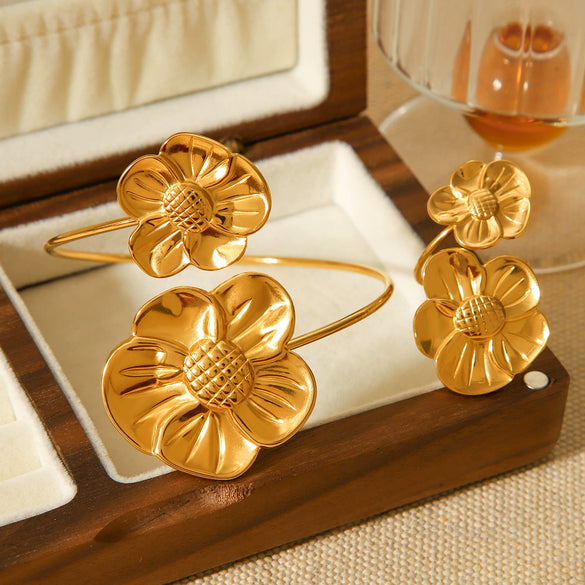 Wholesale Jewelry Stainless Steel Asymmetric Flower Bracelet With Electroplating In Ins Style