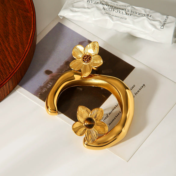Wholesale Jewelry Stainless Steel Electroplated Wave Shaped Flower Pattern Ring And Bracelet For Women