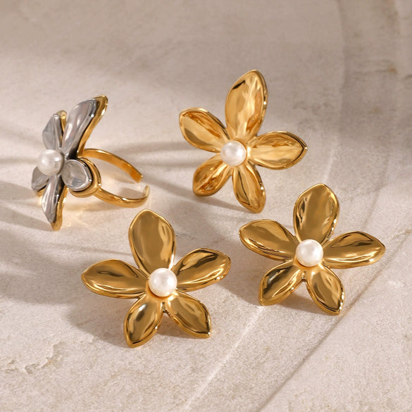 Wholesale Jewelry Stainless Steel Goldplated Flowershaped Inlaid Pearl Women's Geometric Natural Style Earrings