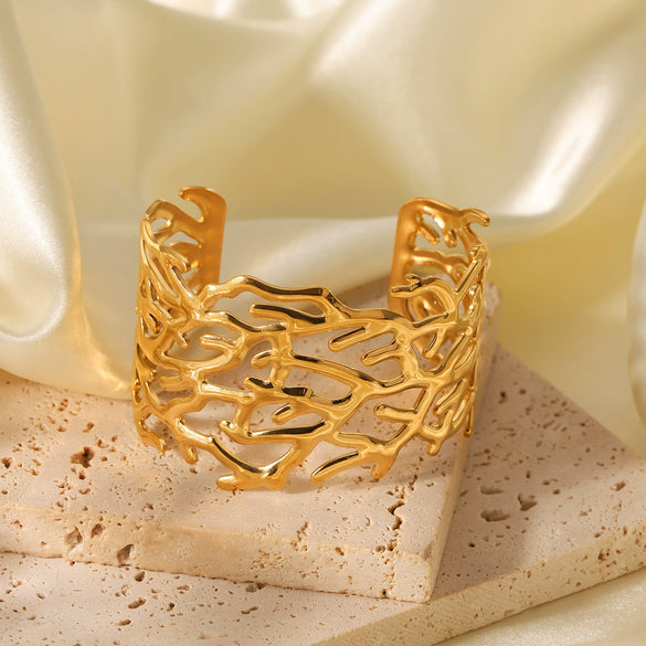 Wholesale Jewelry Stainless Steel Open Bracelet With Plant Flowers Style And Electroplating Treatment