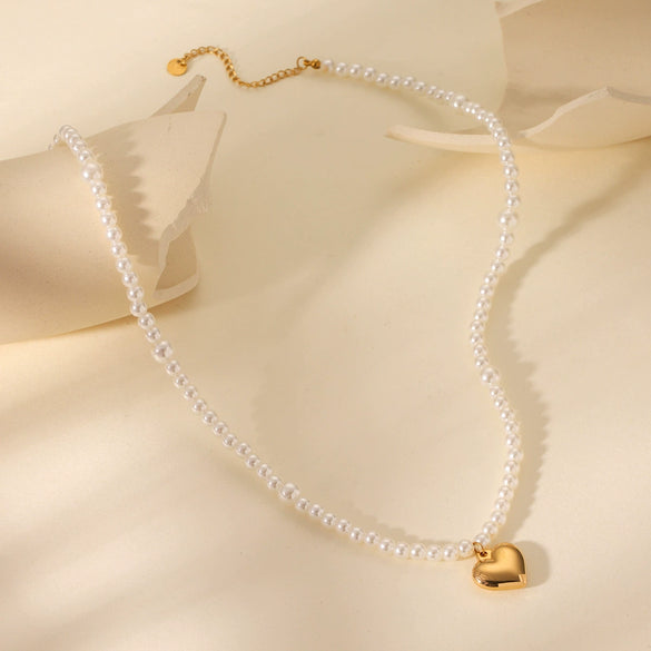 Wholesale Jewelry Stainless Steel Pearl Chain Love Pendant Necklace With Geometric Design And Electroplating